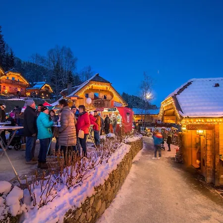 Chalé In Wildkogel Near Slopes & Pool *