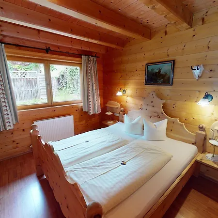 Chalet In Wildkogel Near Slopes & Pool Neukirchen am Großvenediger